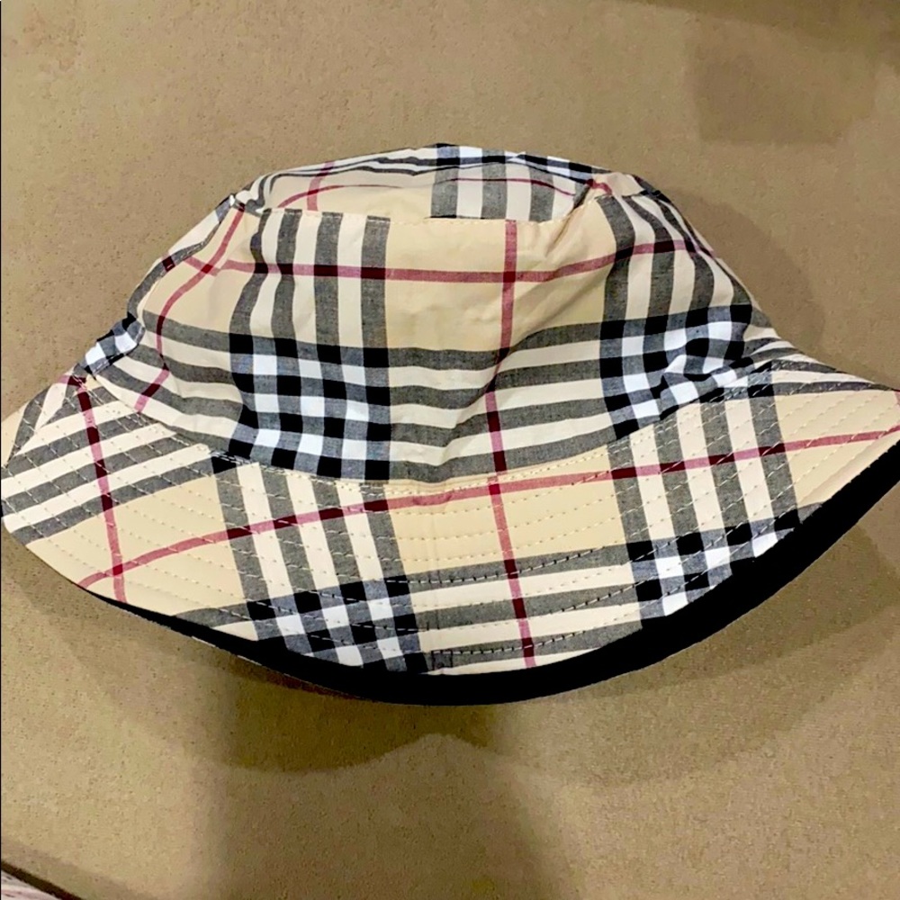 Bucket hat